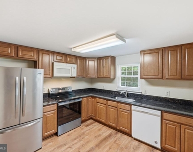 10065 Chestnut Wood Lane - Photo Thumbnail 7