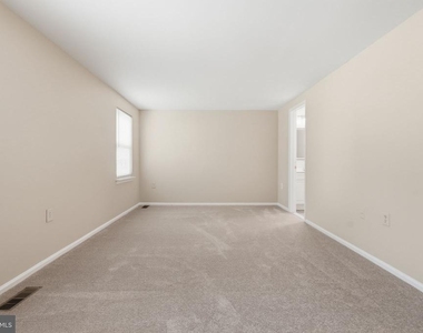 10065 Chestnut Wood Lane - Photo Thumbnail 19