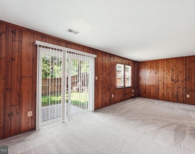 10065 Chestnut Wood Lane - Photo Thumbnail 21