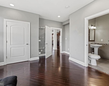 2621 Stenhouse Place - Photo Thumbnail 10