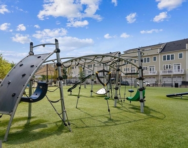 13723 Neil Armstrong Avenue - Photo Thumbnail 9