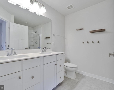 7849 Francis Dickens Lane - Photo Thumbnail 16