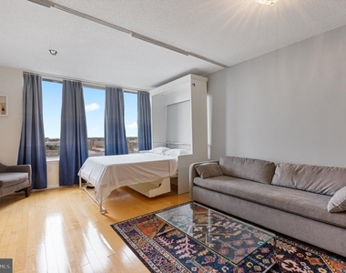 2726 Gallows Road - Photo Thumbnail 10