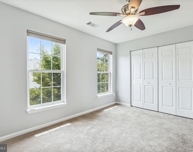 8360 Hunter Murphy Circle - Photo Thumbnail 21