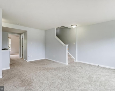8360 Hunter Murphy Circle - Photo Thumbnail 17