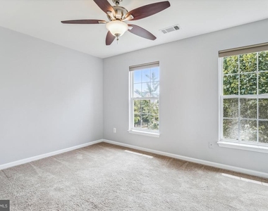 8360 Hunter Murphy Circle - Photo Thumbnail 20