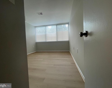4360 Ivymount Court - Photo Thumbnail 15