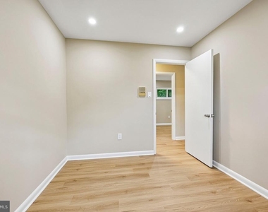 7200 Vellex Lane - Photo Thumbnail 23