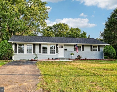 7200 Vellex Lane - Photo Thumbnail 4