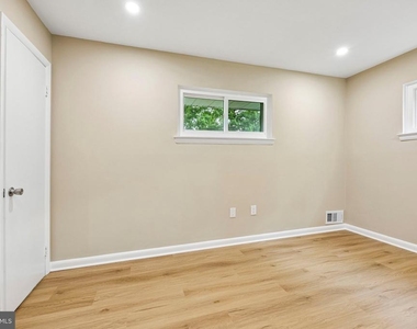 7200 Vellex Lane - Photo Thumbnail 24