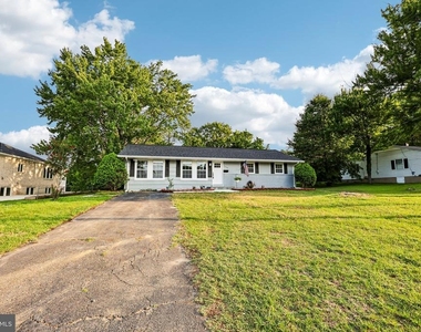 7200 Vellex Lane - Photo Thumbnail 2