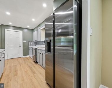 7200 Vellex Lane - Photo Thumbnail 15
