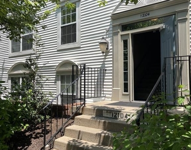 12104 Greenway Court - Photo Thumbnail 3