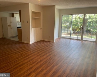 12104 Greenway Court - Photo Thumbnail 10