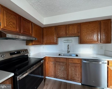 13238 Custom House Court - Photo Thumbnail 24