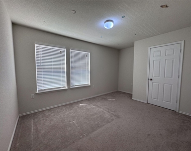 11905 Reindeer Dr - Photo Thumbnail 14