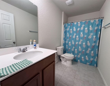 11905 Reindeer Dr - Photo Thumbnail 16
