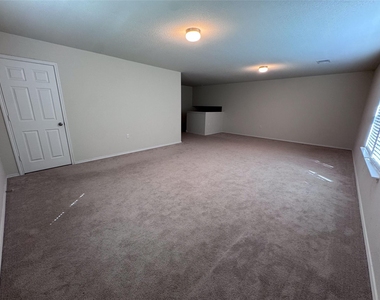 11905 Reindeer Dr - Photo Thumbnail 10