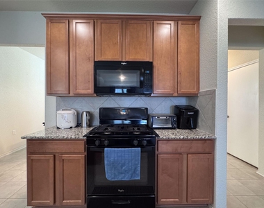 11905 Reindeer Dr - Photo Thumbnail 5