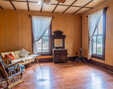 115 N Lockhart St - Photo Thumbnail 8