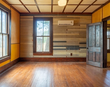 115 N Lockhart St - Photo Thumbnail 15