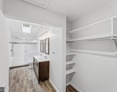 1431 Newport Springs Court - Photo Thumbnail 14