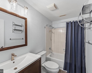 1431 Newport Springs Court - Photo Thumbnail 16