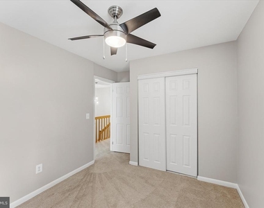 1431 Newport Springs Court - Photo Thumbnail 15