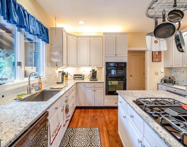 1115 Amanda Drive - Photo Thumbnail 15