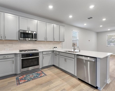 127 Wrangell Way - Photo Thumbnail 4