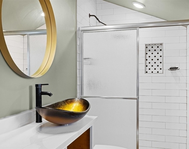 823 Hickory St - Photo Thumbnail 9