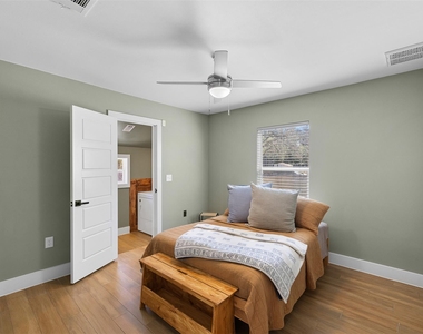 823 Hickory St - Photo Thumbnail 8