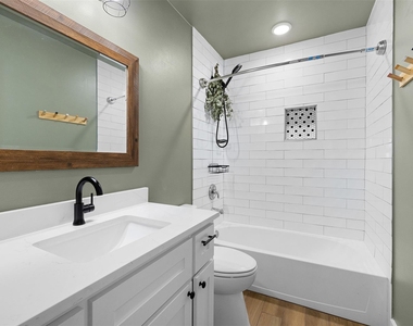 823 Hickory St - Photo Thumbnail 13
