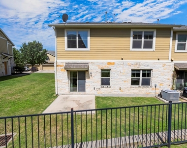 1620 Bryant Dr - Photo Thumbnail 31