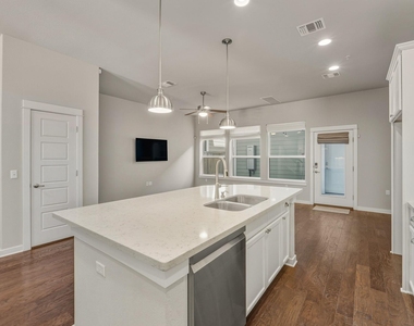 3919 Vaughan St - Photo Thumbnail 8