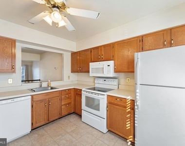 726 Pine Tree Court - Photo Thumbnail 1