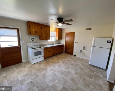 423 Hill Street - Photo Thumbnail 7