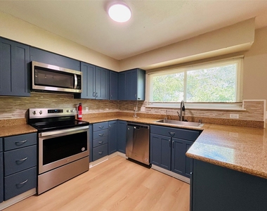 2608 Cypress Ln - Photo Thumbnail 1