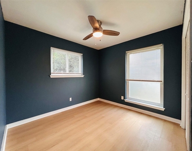2608 Cypress Ln - Photo Thumbnail 7
