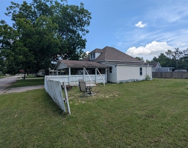 1319 Grace St - Photo Thumbnail 26