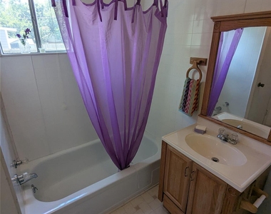1319 Grace St - Photo Thumbnail 17