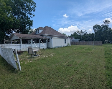 1319 Grace St - Photo Thumbnail 25