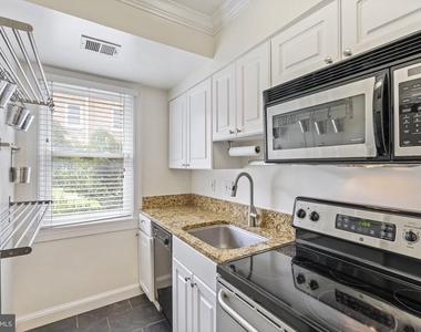 718 S Washington Street - Photo Thumbnail 9