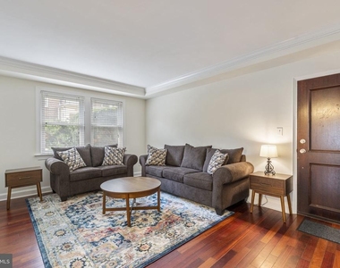 718 S Washington Street - Photo Thumbnail 4