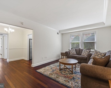 718 S Washington Street - Photo Thumbnail 3