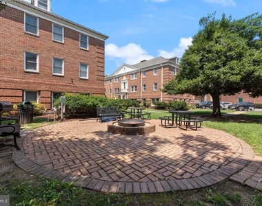 718 S Washington Street - Photo Thumbnail 18