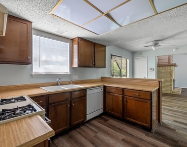 11809 Eubank Dr - Photo Thumbnail 10