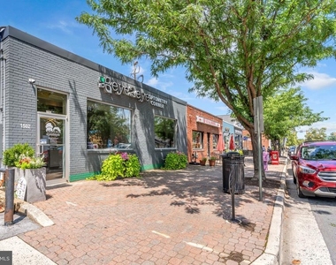1506 Mount Vernon Avenue - Photo Thumbnail 2