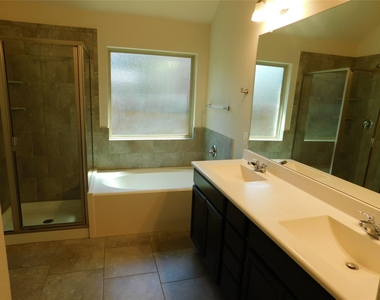 3636 Bainbridge St - Photo Thumbnail 3