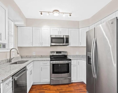 2515 S Walter Reed Drive - Photo Thumbnail 8